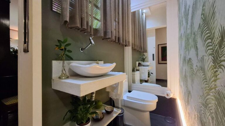 Casa à venda no Alto da Boa Vista: Lavabo