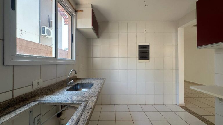 Casa em Condomínio para aluguel no Vila do Golfe: