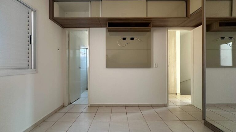 Casa em Condomínio para aluguel no Vila do Golfe: