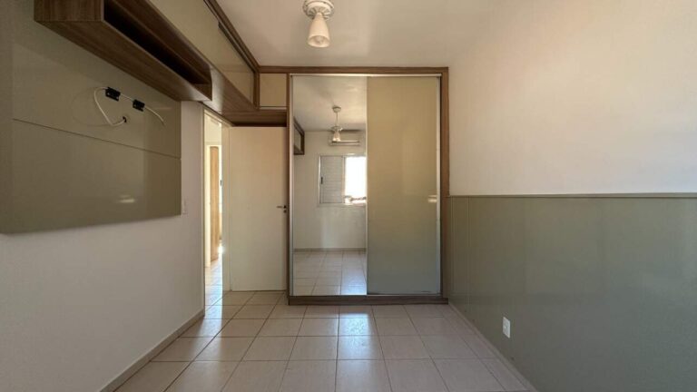 Casa em Condomínio para aluguel no Vila do Golfe: