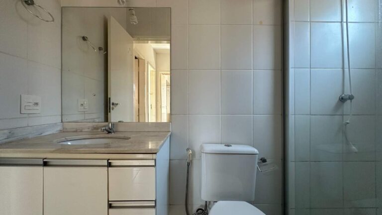 Casa em Condomínio para aluguel no Vila do Golfe: