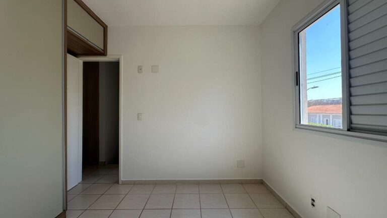 Casa em Condomínio para aluguel no Vila do Golfe: