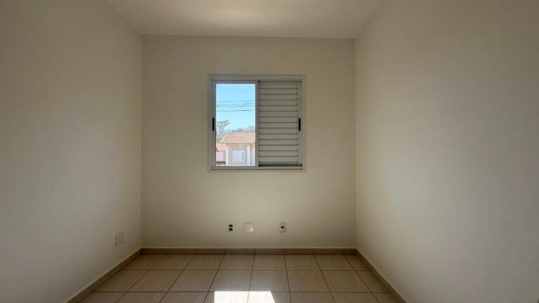 Casa em Condomínio para aluguel no Vila do Golfe: