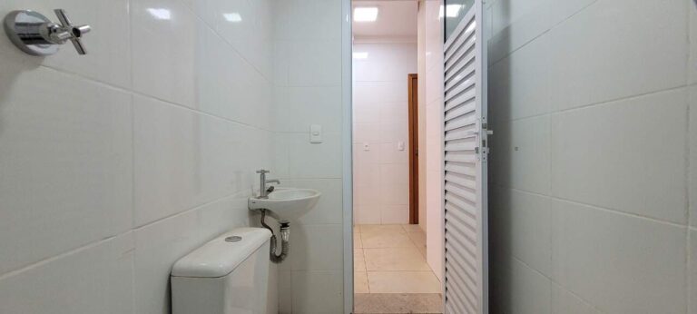 Apartamento para aluguel no Jardim Nova Aliança Sul: Banheiro de servi o