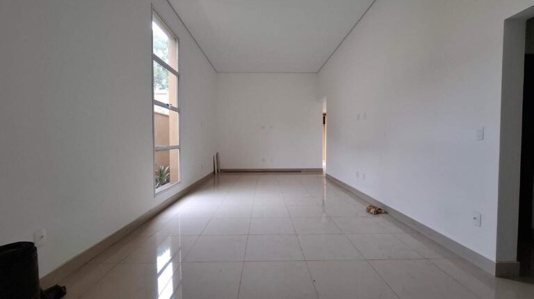 Casa em Condomínio à venda no Condomínio Pitangueiras: Sala