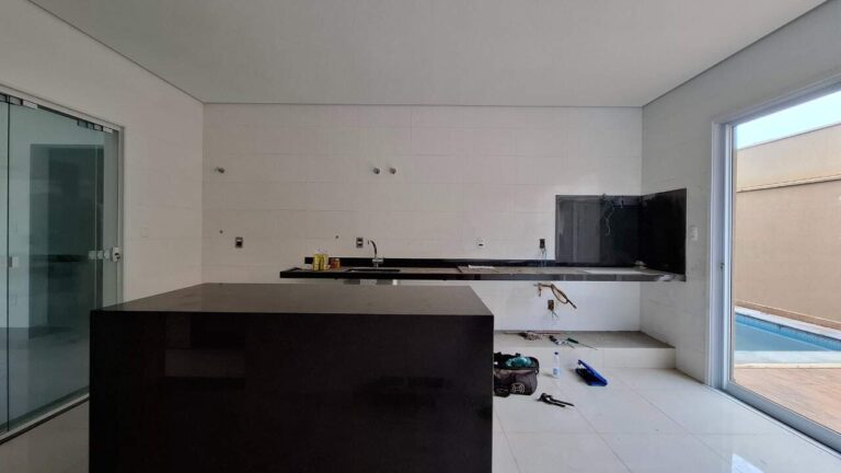 Casa em Condomínio à venda no Condomínio Pitangueiras: Cozinha