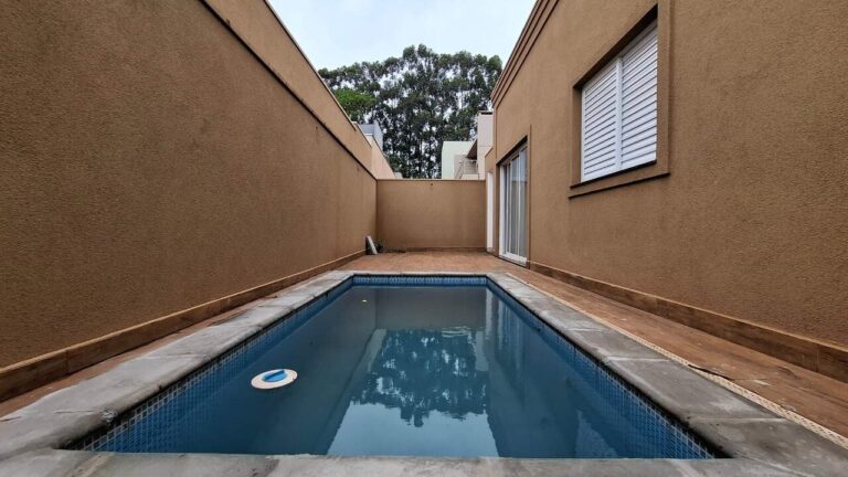 Casa em Condomínio à venda no Condomínio Pitangueiras: Piscina