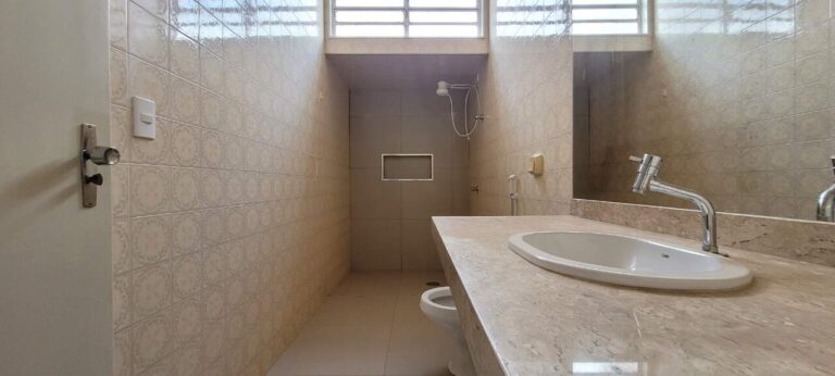 Casa à venda no Jardim Paulistano: Banheiro social