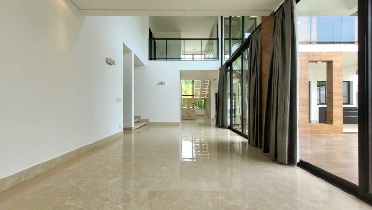 Casa em Condomínio à venda no Residencial e Empresarial Alphaville: