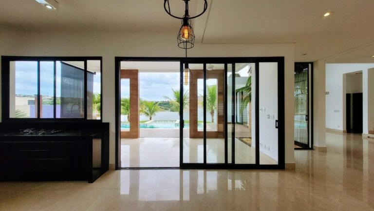 Casa em Condomínio à venda no Residencial e Empresarial Alphaville: