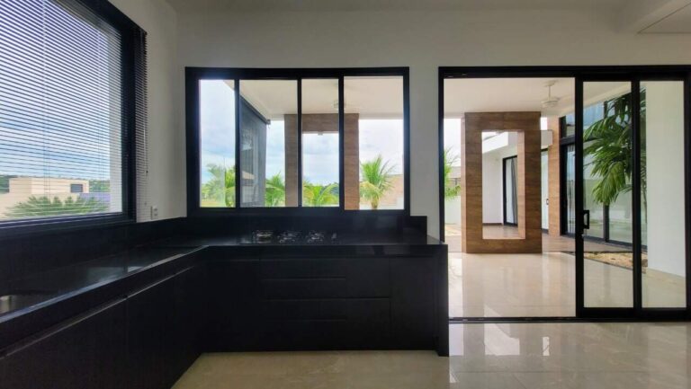 Casa em Condomínio à venda no Residencial e Empresarial Alphaville: