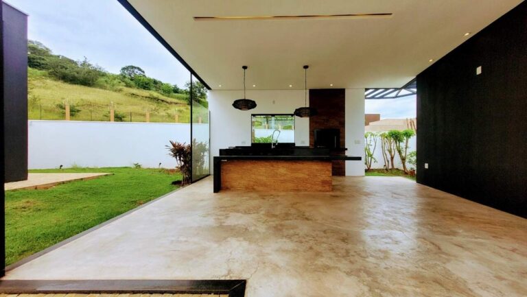 Casa em Condomínio à venda no Residencial e Empresarial Alphaville: