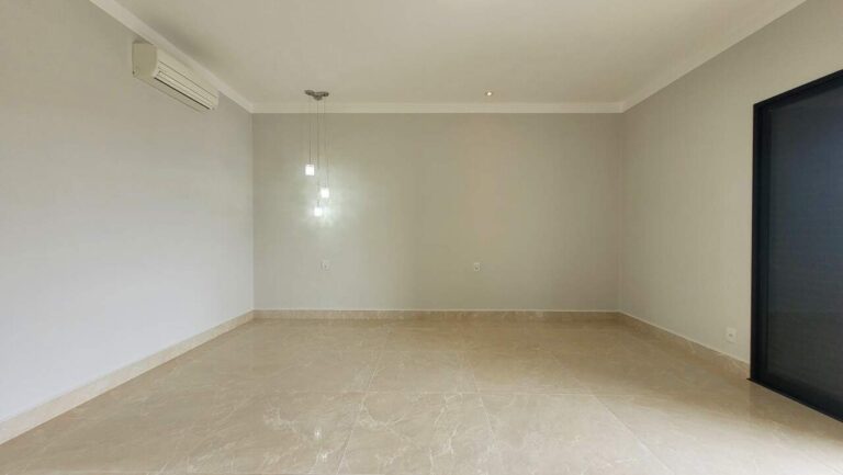 Casa em Condomínio à venda no Residencial e Empresarial Alphaville: