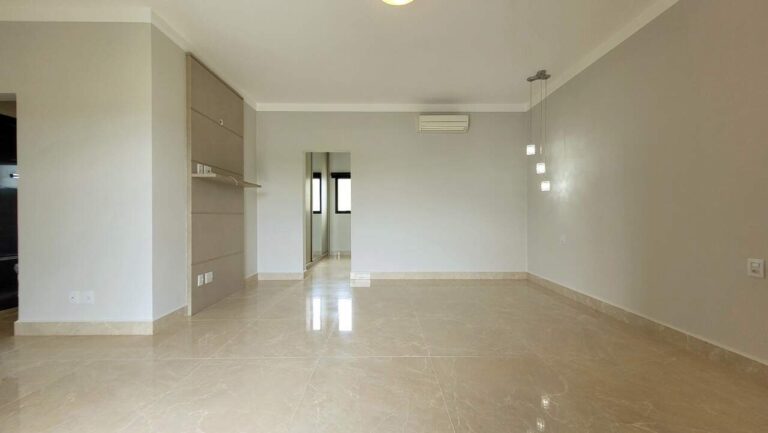 Casa em Condomínio à venda no Residencial e Empresarial Alphaville: