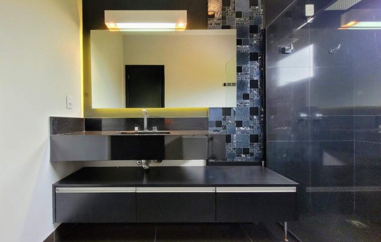Casa em Condomínio à venda no Residencial e Empresarial Alphaville: