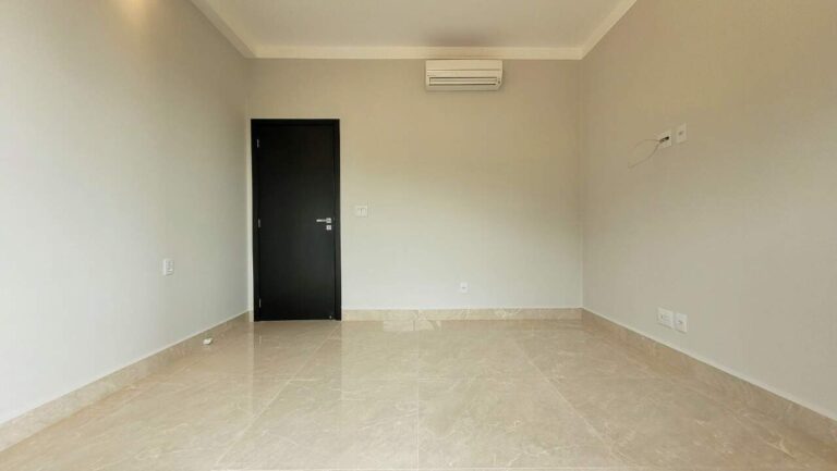 Casa em Condomínio à venda no Residencial e Empresarial Alphaville: