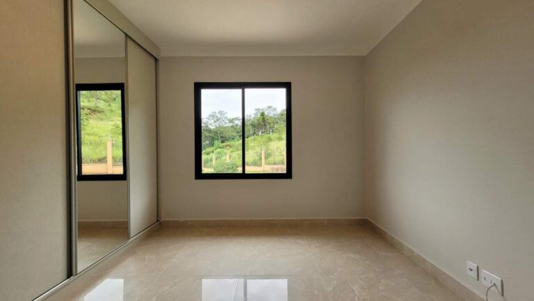 Casa em Condomínio à venda no Residencial e Empresarial Alphaville: