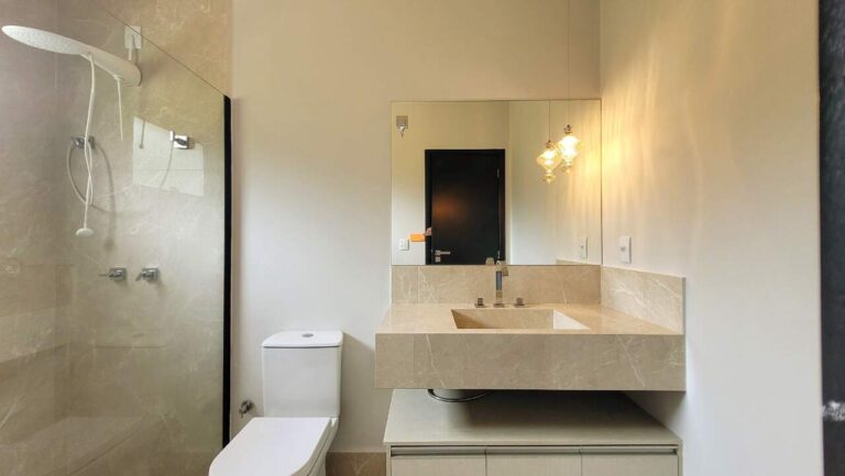 Casa em Condomínio à venda no Residencial e Empresarial Alphaville: