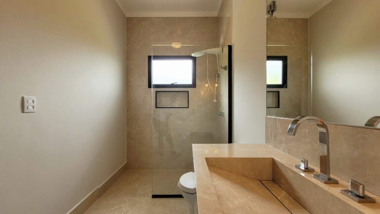 Casa em Condomínio à venda no Residencial e Empresarial Alphaville: