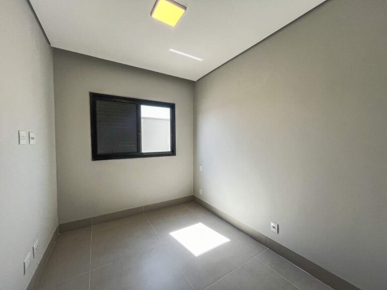 Casa em Condomínio para aluguel no Loteamento Santa Marta: