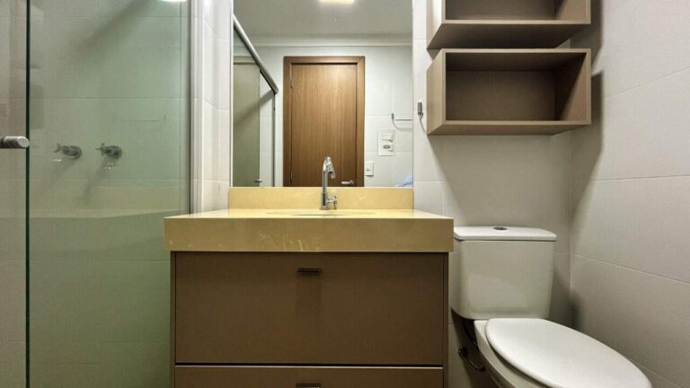 Apartamento para aluguel no Jardim Botânico: banheiro social