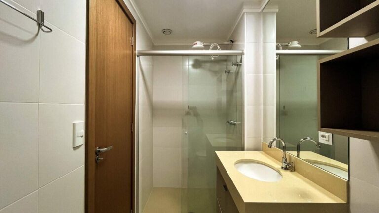 Apartamento para aluguel no Jardim Botânico: banheiro social