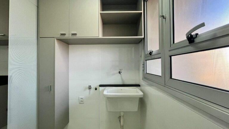 Apartamento para aluguel no Jardim Botânico: rea de servi o