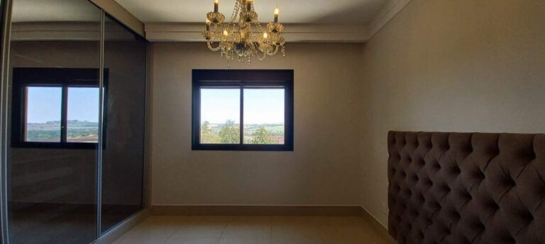 Apartamento à venda no Residencial Alto do Ipê: Su te 1