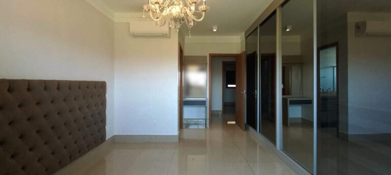 Apartamento à venda no Residencial Alto do Ipê: Su te 1