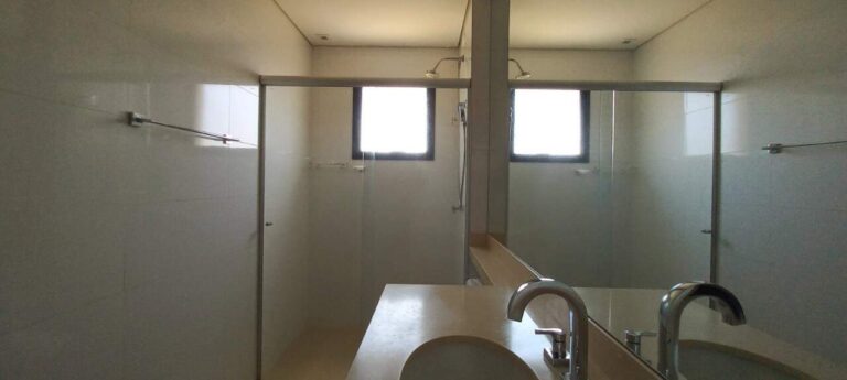 Apartamento à venda no Residencial Alto do Ipê: Su te 1