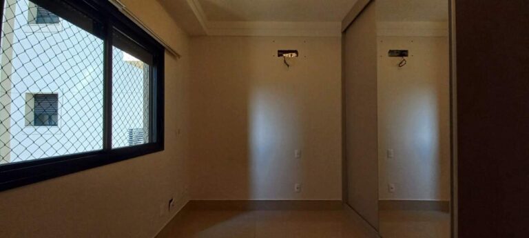 Apartamento à venda no Residencial Alto do Ipê: Su te 2
