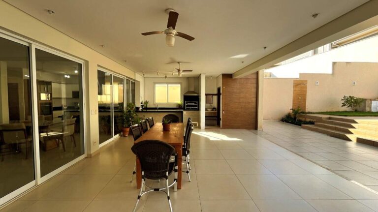 Casa em Condomínio à venda no Condomínio Arara Azul: espa o gourmet