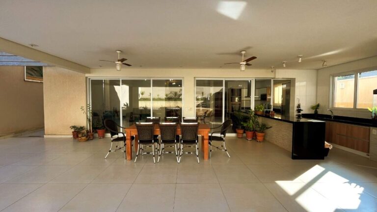 Casa em Condomínio à venda no Condomínio Arara Azul: espa o gourmet
