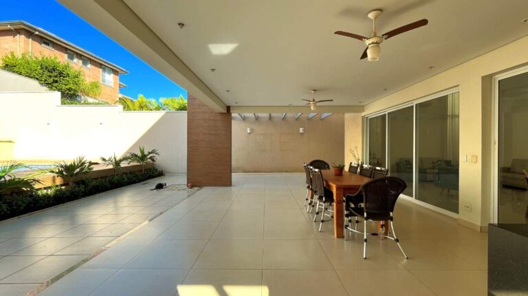 Casa em Condomínio à venda no Condomínio Arara Azul: espa o gourmet