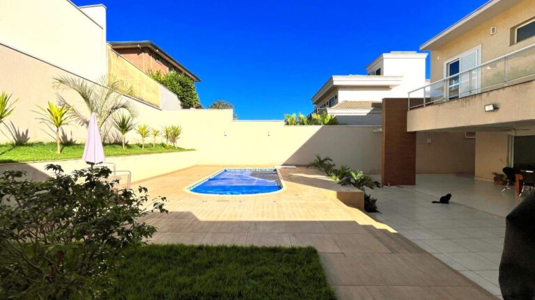 Casa em Condomínio à venda no Condomínio Arara Azul: piscina