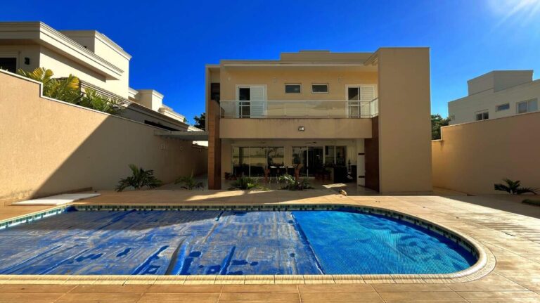 Casa em Condomínio à venda no Condomínio Arara Azul: piscina