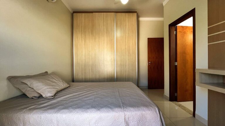 Casa em Condomínio à venda no Condomínio Arara Azul: su te 3