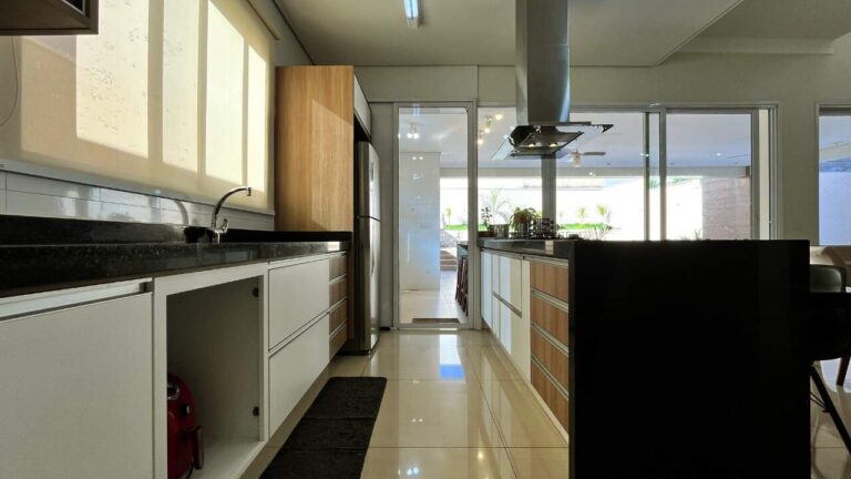 Casa em Condomínio à venda no Condomínio Arara Azul: cozinha