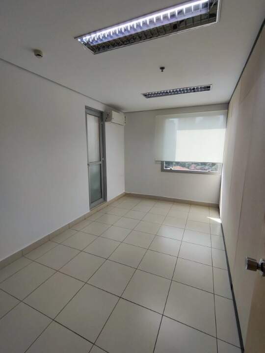 Sala Comercial para aluguel no Jardim Santa Ângela: