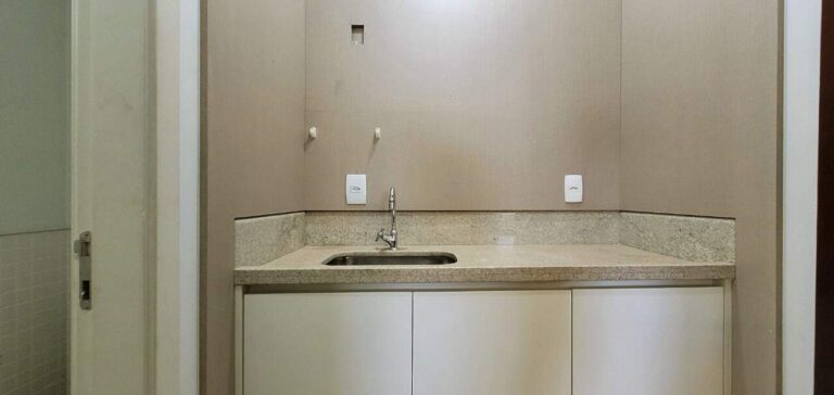 Sala Comercial para aluguel no Jardim Santa Ângela: Banheiro social