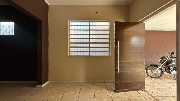 Casa Comercial à venda no Jardim Sumaré: Entrada