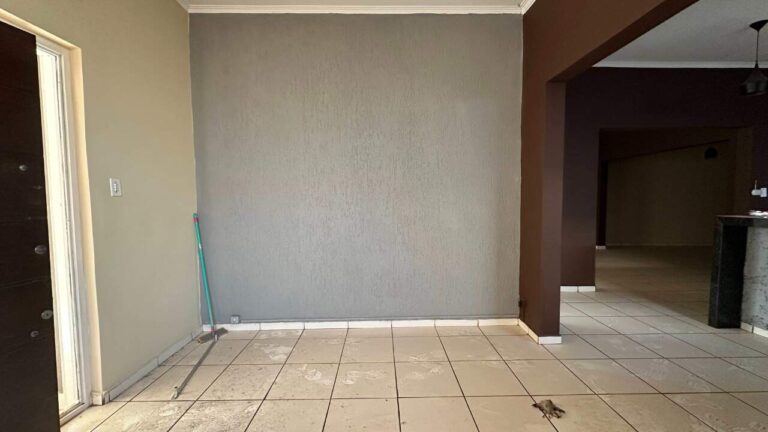 Casa Comercial à venda no Jardim Sumaré: Entrada