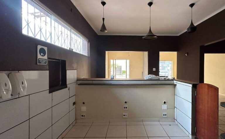 Casa Comercial à venda no Jardim Sumaré: Balc o