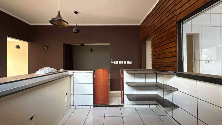 Casa Comercial à venda no Jardim Sumaré: Balc o