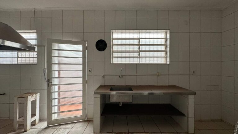 Casa Comercial à venda no Jardim Sumaré: Cozinha