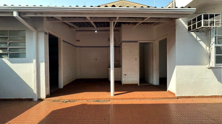 Casa Comercial à venda no Jardim Sumaré: Varanda