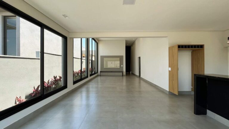 Casa em Condomínio à venda no Vila do Golfe: Living