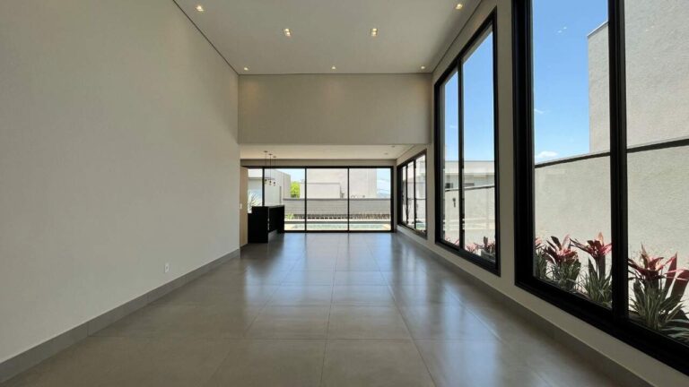 Casa em Condomínio à venda no Vila do Golfe: Living