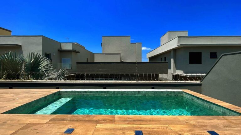 Casa em Condomínio à venda no Vila do Golfe: Piscina