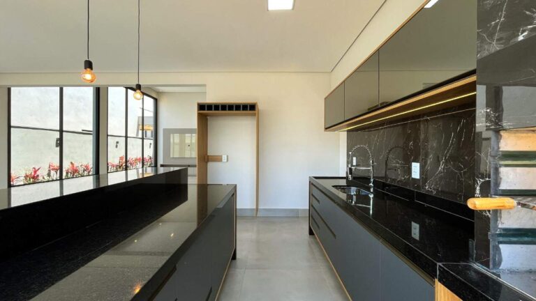 Casa em Condomínio à venda no Vila do Golfe: Cozinha